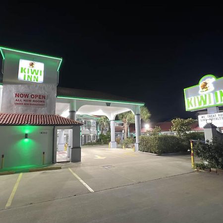 Kiwi Inn Willowbrook Hwy249 Louetta Exterior photo